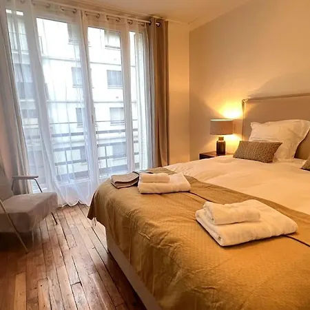 Beau Deux Pieces Quartier Des Ternes Apartment Paris